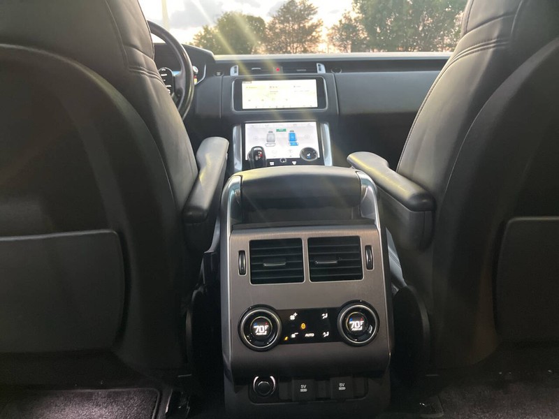 Land Rover Range Rover Sport Vehicle Image 18