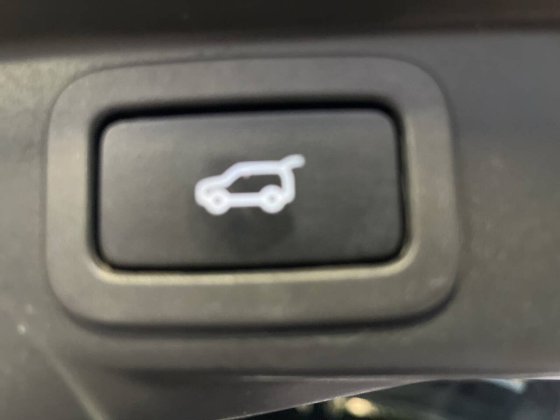 Land Rover Range Rover Sport Vehicle Image 20