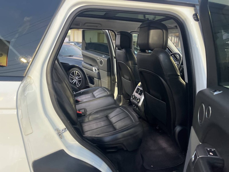 Land Rover Range Rover Sport Vehicle Image 23