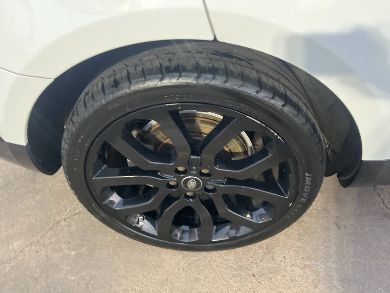 Land Rover Range Rover Sport Vehicle Image 26