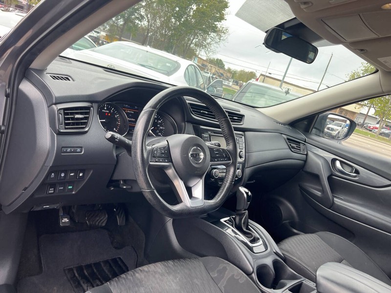 Nissan Rogue Vehicle Image 09