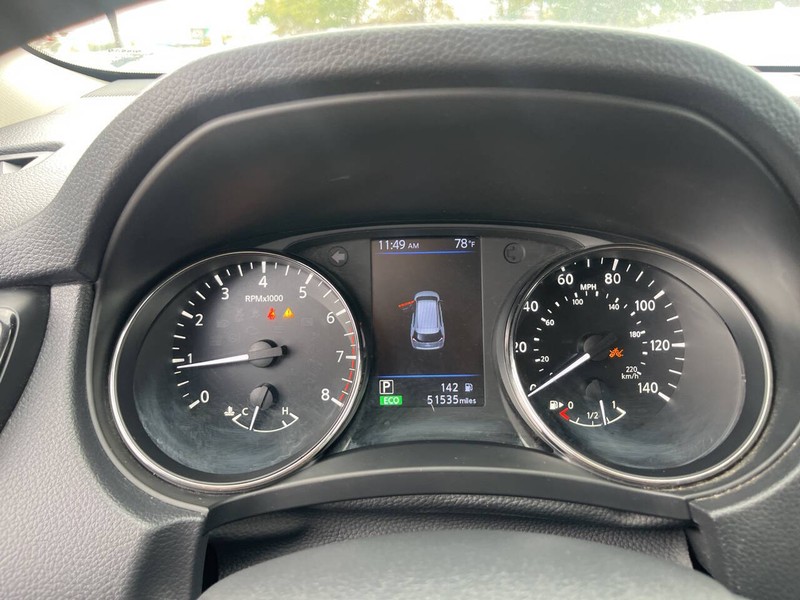 Nissan Rogue Vehicle Image 11