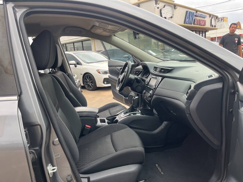 Nissan Rogue Vehicle Image 20