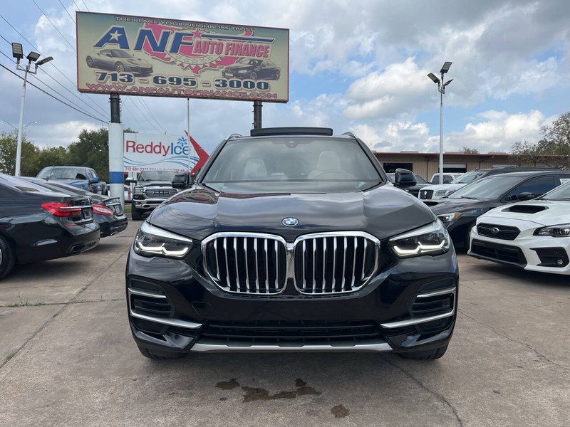 BMW X5 Vehicle Image 02