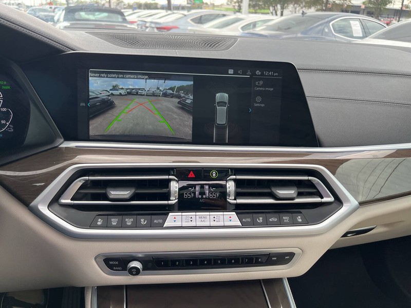 BMW X5 Vehicle Image 16