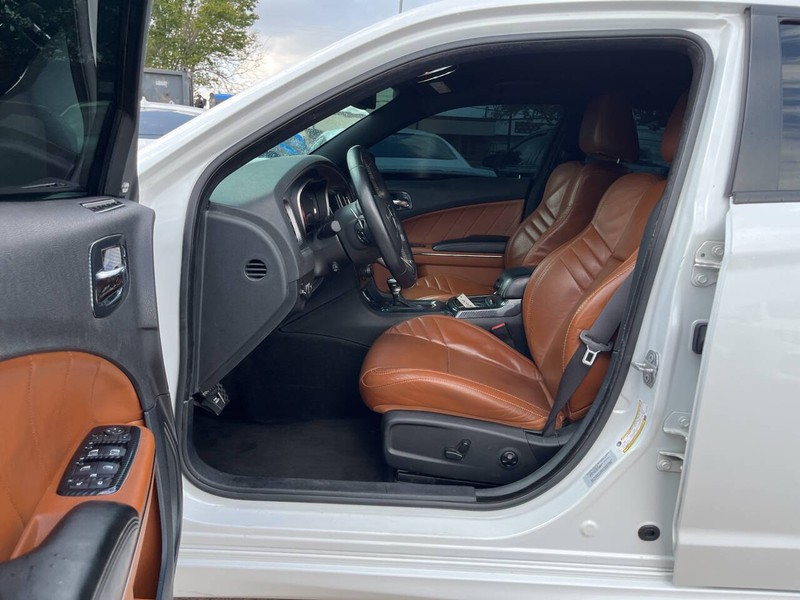 Dodge Charger Vehicle Image 11