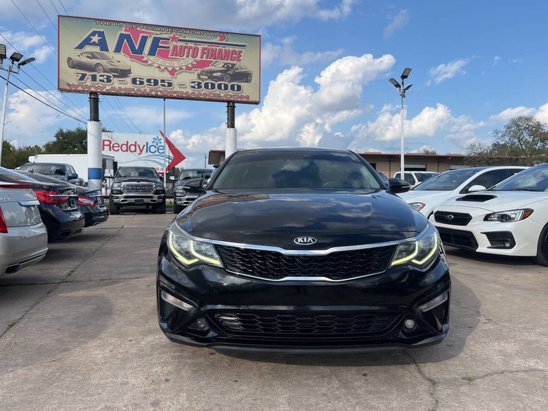 Kia Optima Vehicle Image 02