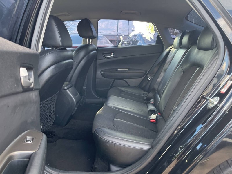 Kia Optima Vehicle Image 08