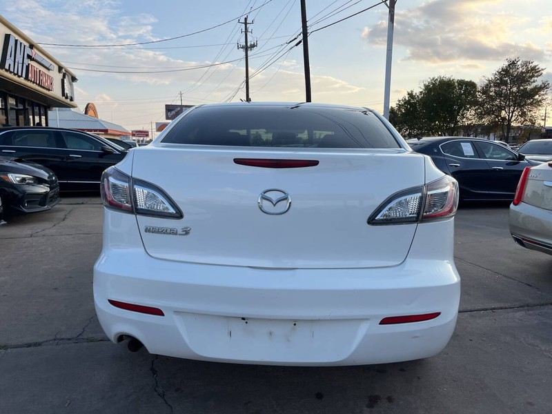 Mazda Mazda3 Sedan Vehicle Image 04