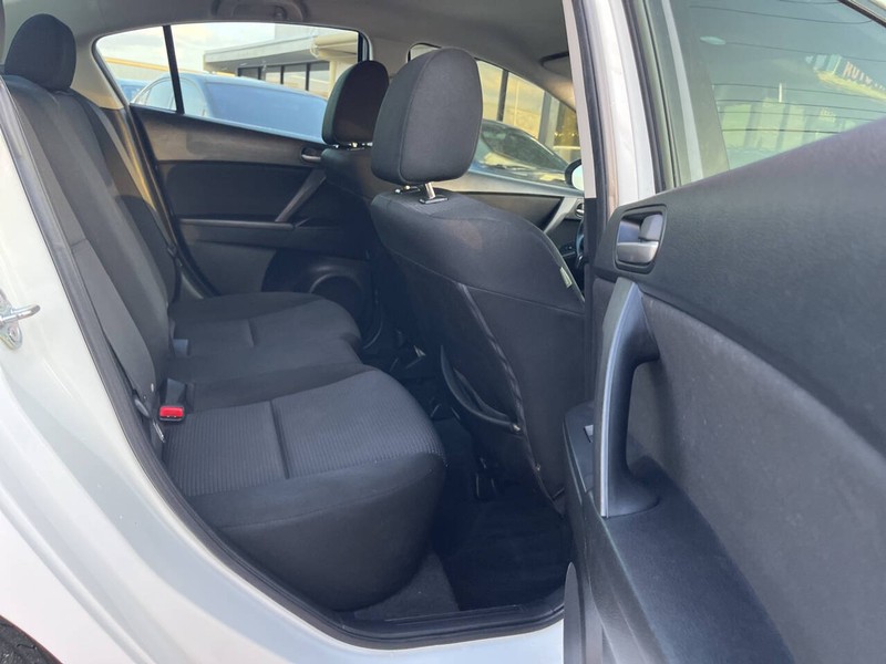 Mazda Mazda3 Sedan Vehicle Image 09