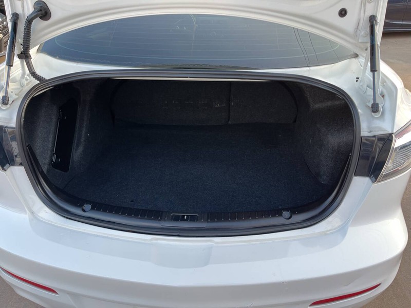 Mazda Mazda3 Sedan Vehicle Image 11