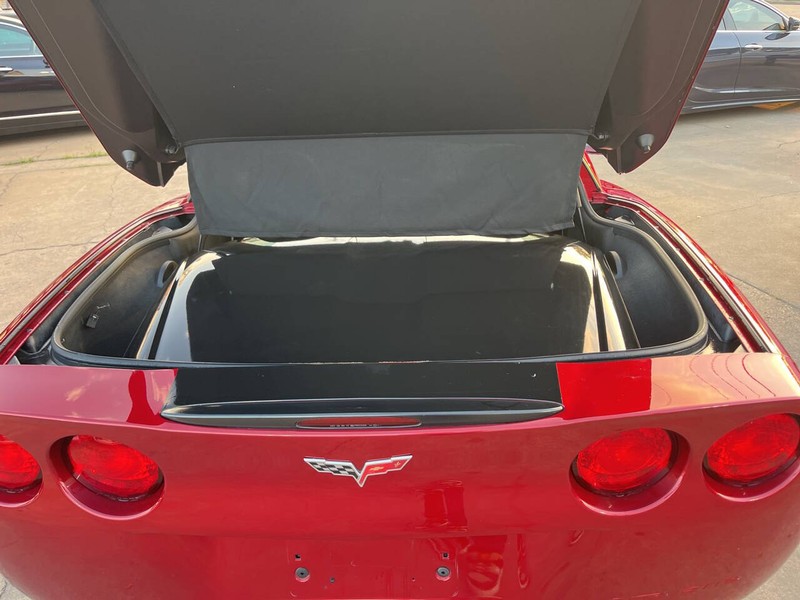 Chevrolet Corvette Vehicle Image 08