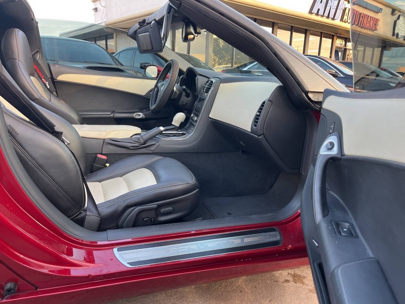 Chevrolet Corvette Vehicle Image 09