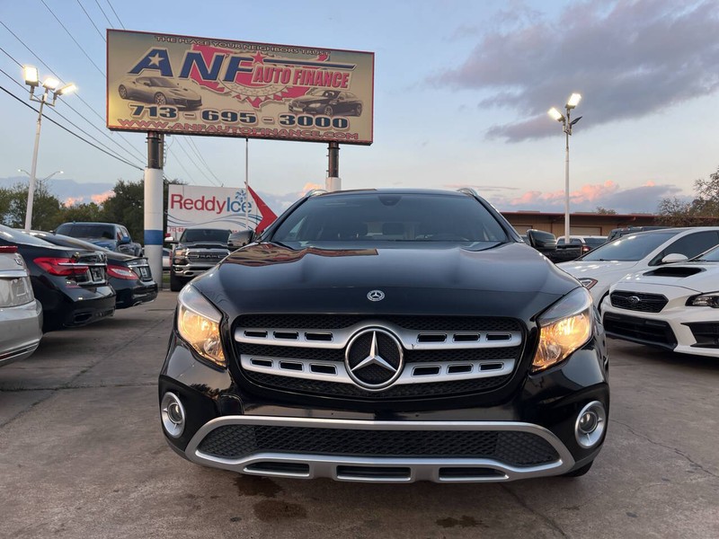 Mercedes-Benz GLA Vehicle Image 02