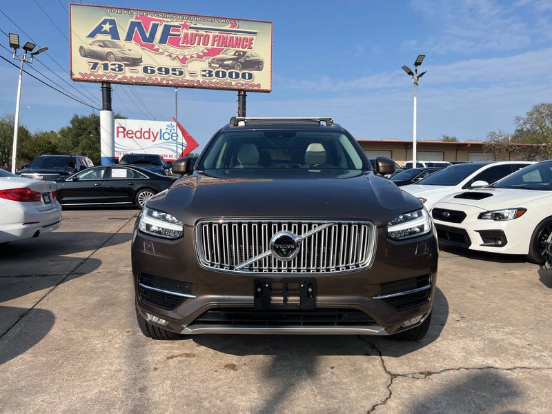 Volvo XC90 Vehicle Image 02