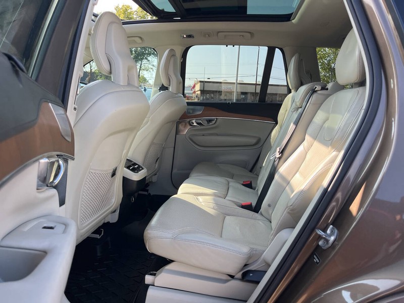 Volvo XC90 Vehicle Image 08