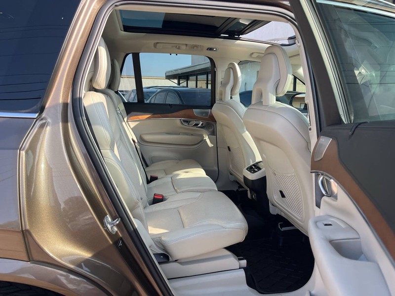 Volvo XC90 Vehicle Image 11