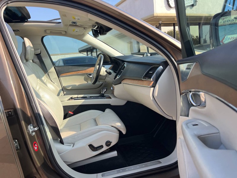 Volvo XC90 Vehicle Image 13