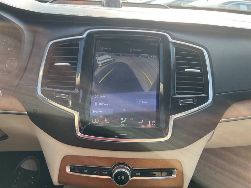 Volvo XC90 Vehicle Image 14