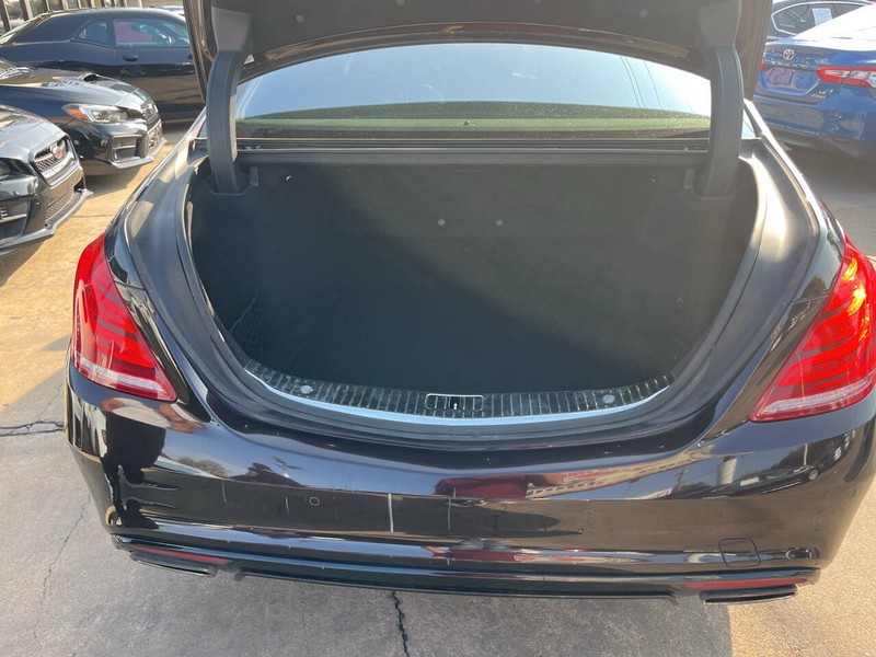 Mercedes-Benz S-Class Vehicle Image 11