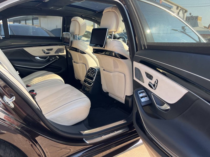 Mercedes-Benz S-Class Vehicle Image 12