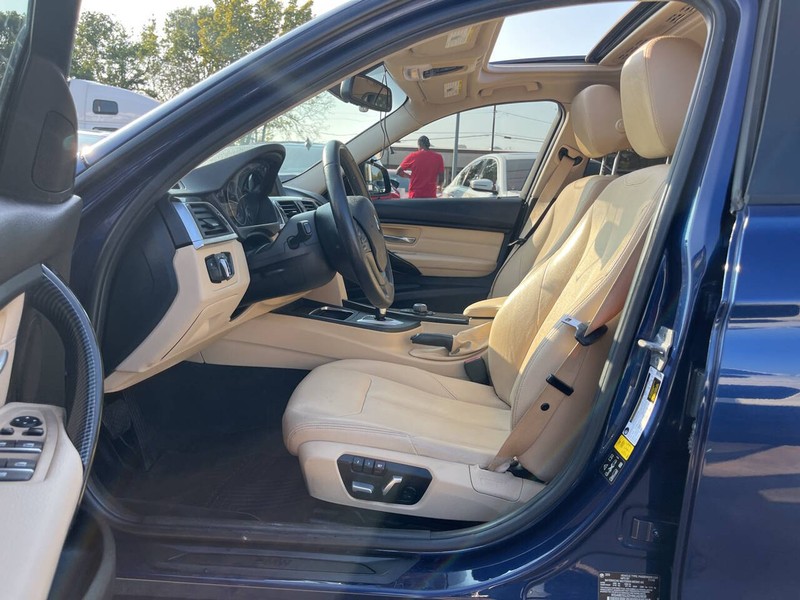 BMW 3 Series Vehicle Image 07