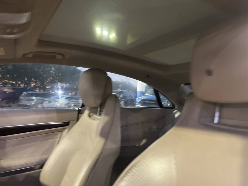 Mercedes-Benz E-Class Vehicle Image 11