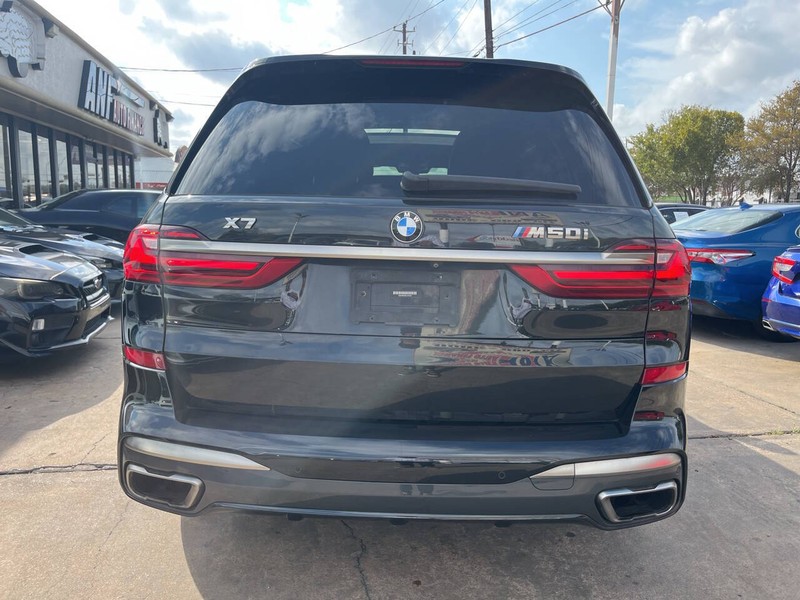 BMW X7 Vehicle Image 04