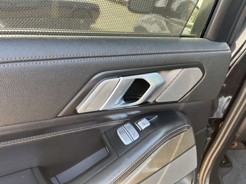 BMW X7 Vehicle Image 11