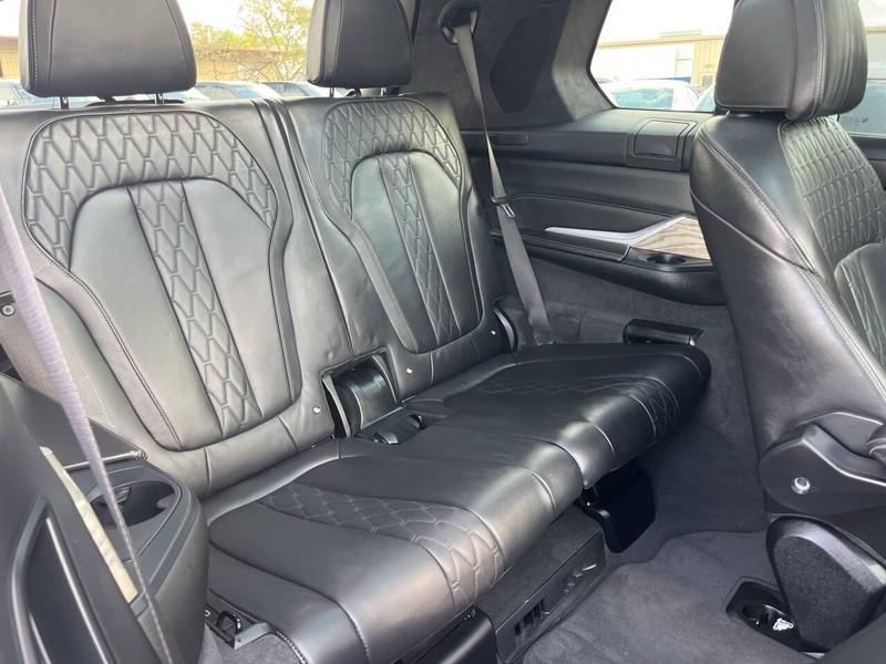 BMW X7 Vehicle Image 17