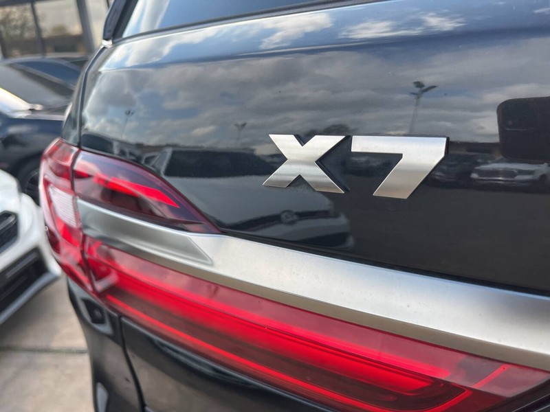 BMW X7 Vehicle Image 23