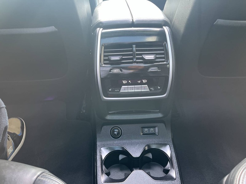 BMW X7 Vehicle Image 24