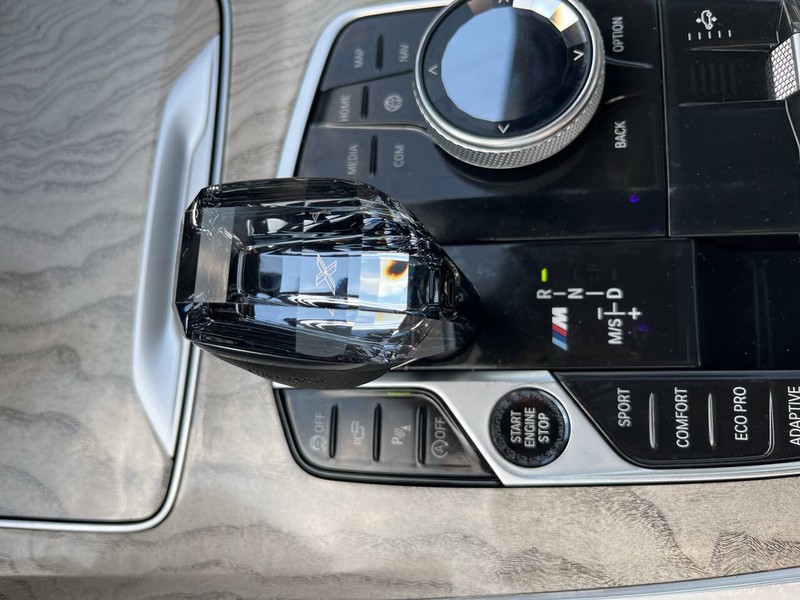 BMW X7 Vehicle Image 28