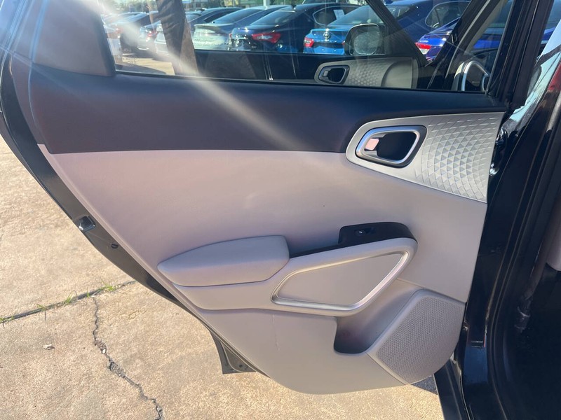 Kia Soul Vehicle Image 13