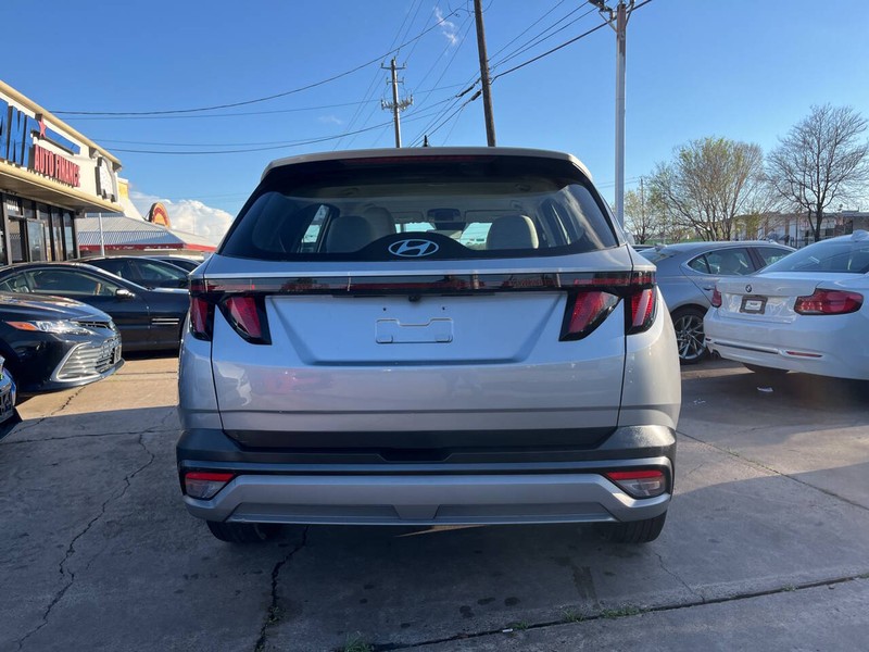 Hyundai Tucson Vehicle Image 04