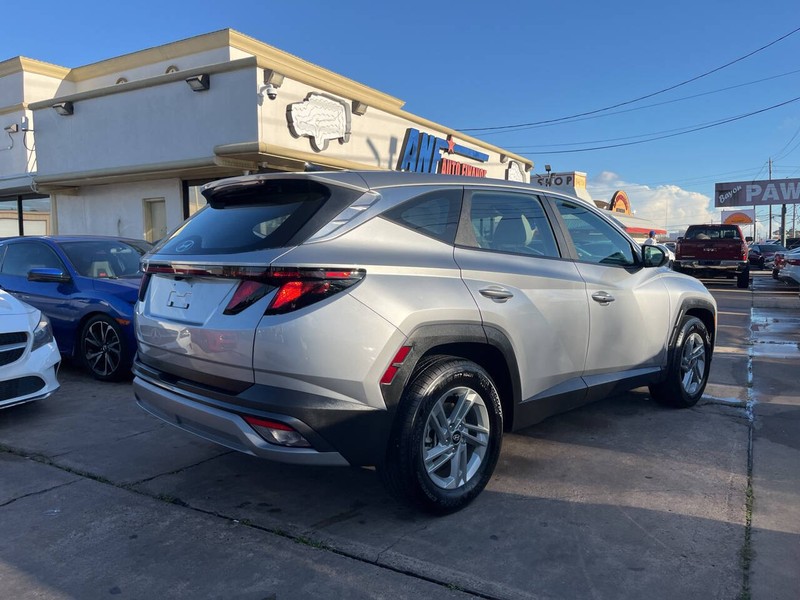 Hyundai Tucson Vehicle Image 05