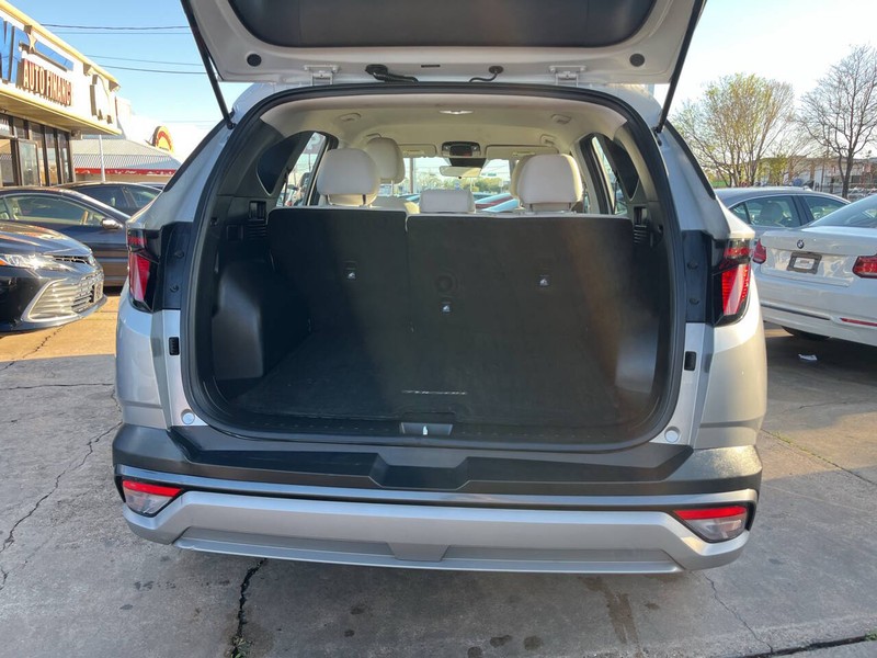 Hyundai Tucson Vehicle Image 10