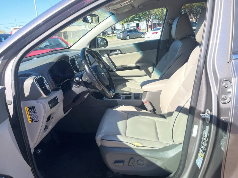 Kia Sportage Vehicle Image 10