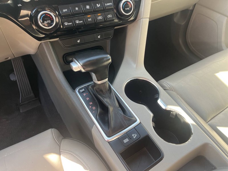 Kia Sportage Vehicle Image 14