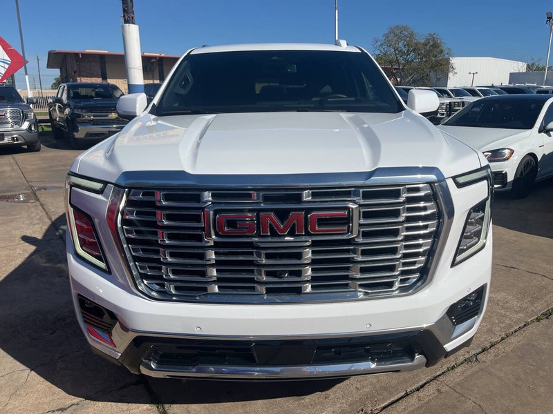 GMC Yukon XL Vehicle Image 02