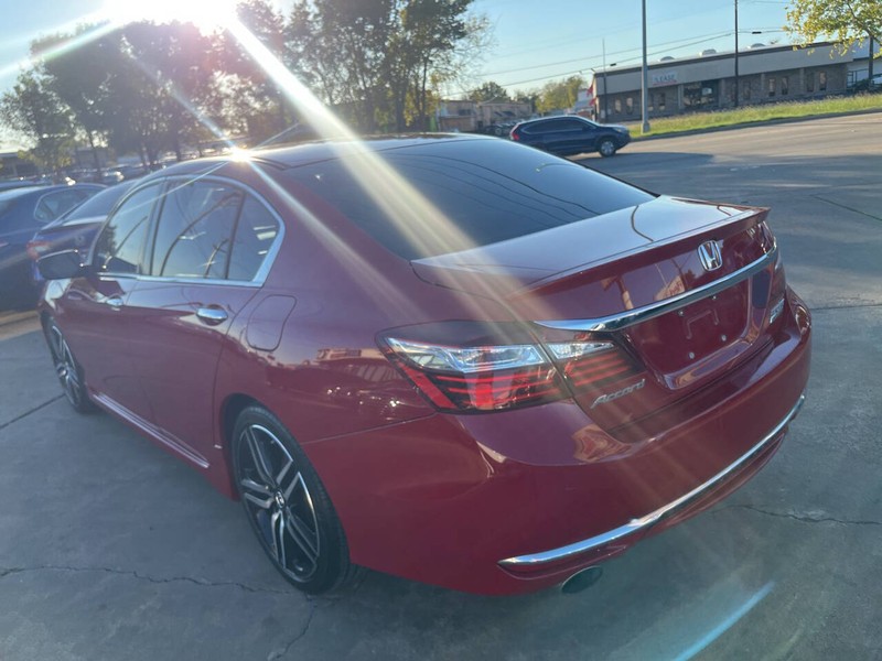 Honda Accord Vehicle Image 09