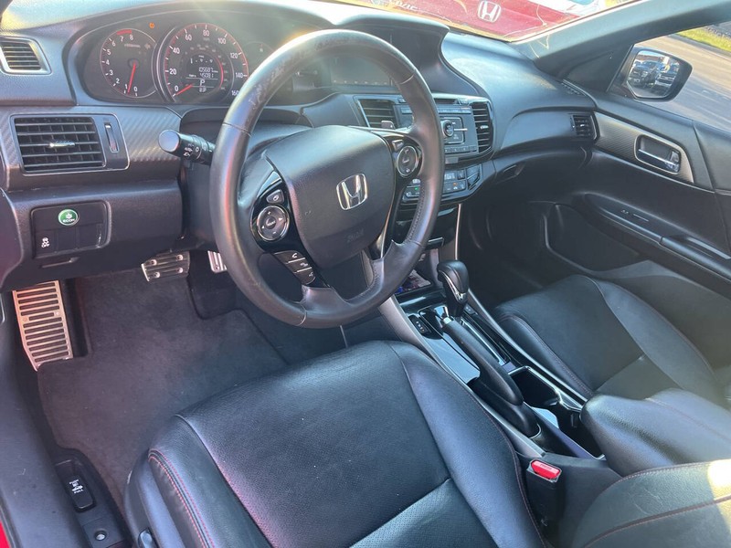 Honda Accord Vehicle Image 22
