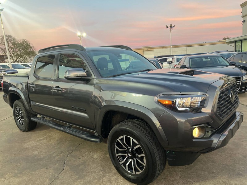 Toyota Tacoma Vehicle Image 03