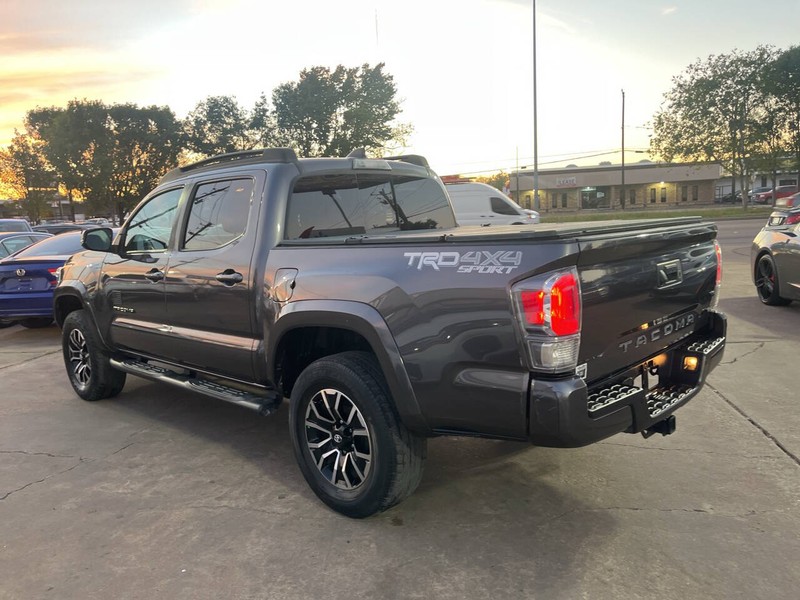 Toyota Tacoma Vehicle Image 05