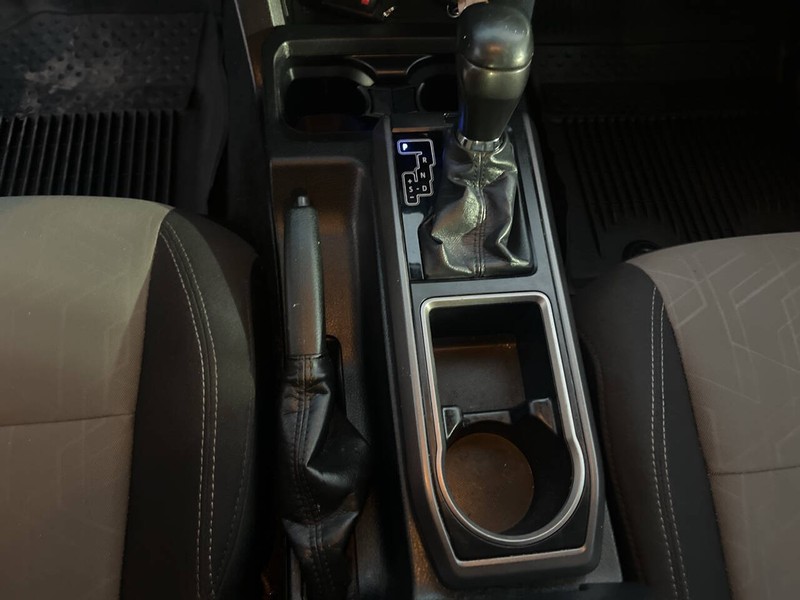 Toyota Tacoma Vehicle Image 09