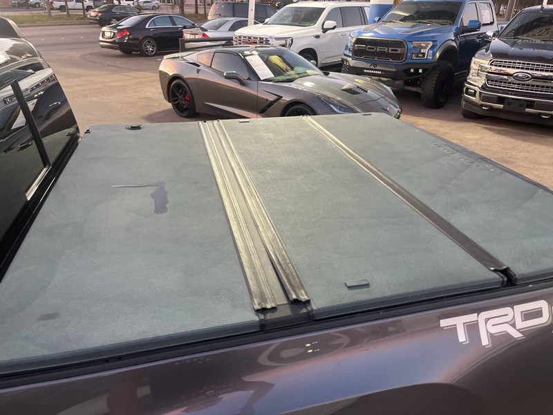 Toyota Tacoma Vehicle Image 15