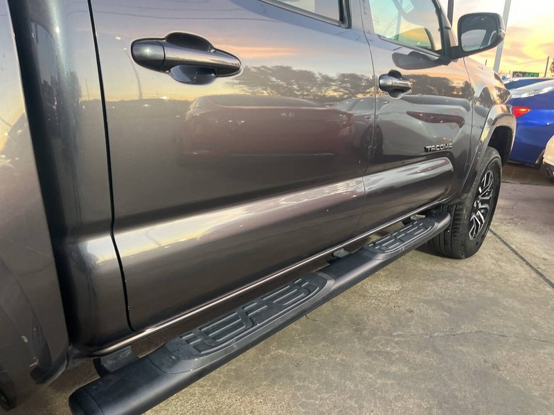 Toyota Tacoma Vehicle Image 17