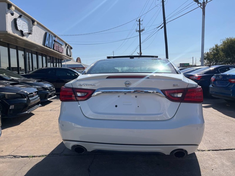 Nissan Maxima Vehicle Image 04