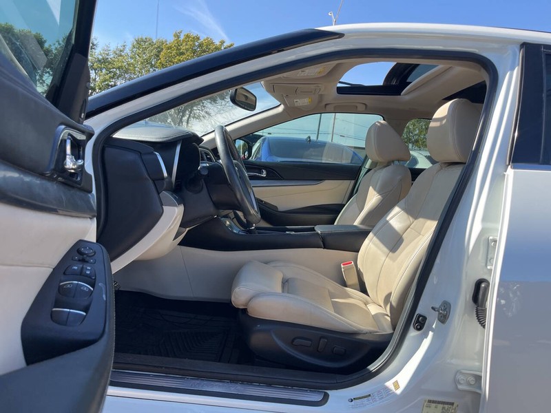 Nissan Maxima Vehicle Image 07