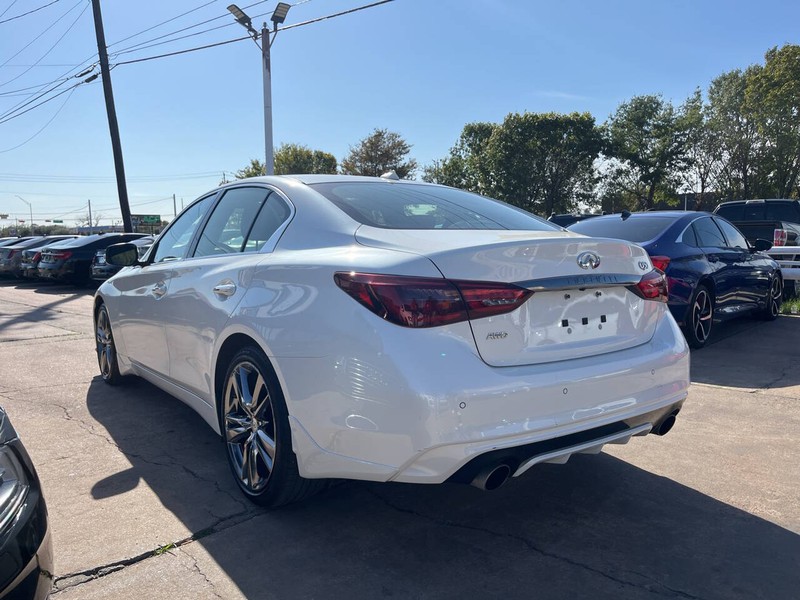 INFINITI Q50 Vehicle Image 04